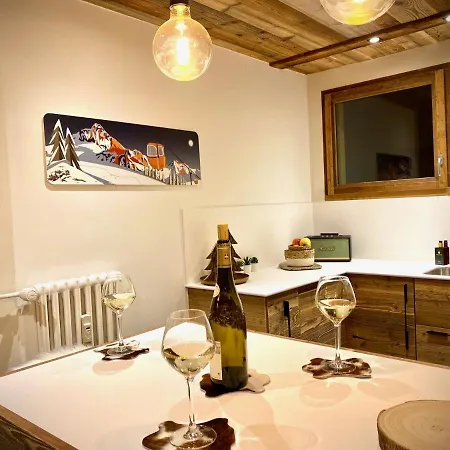 A Place 2 Be, Centre *