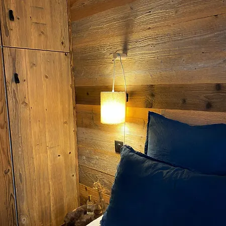 A Place 2 Be, Centre