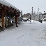 公寓 A Place 2 Be, Centre 梅杰夫