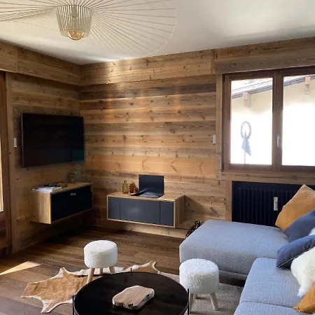 A Place 2 Be, Centre Διαμέρισμα *