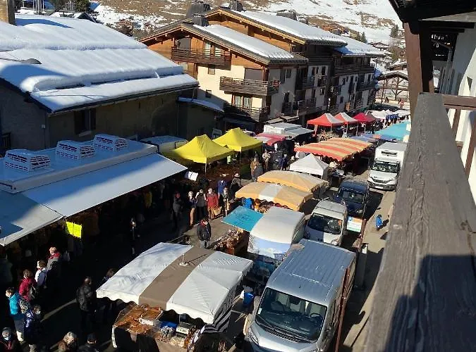 A Place 2 Be, Centre Megève