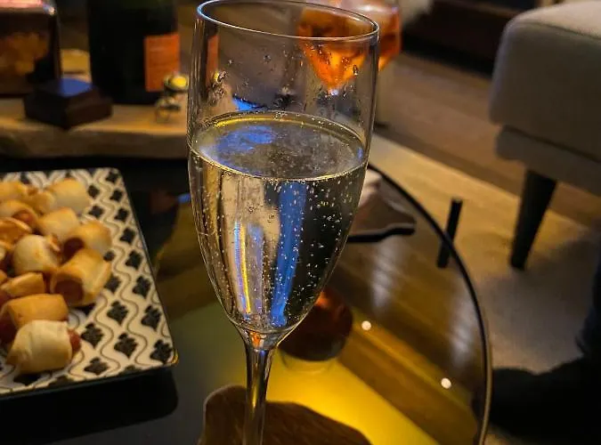 Апартаменти A Place 2 Be, Centre *